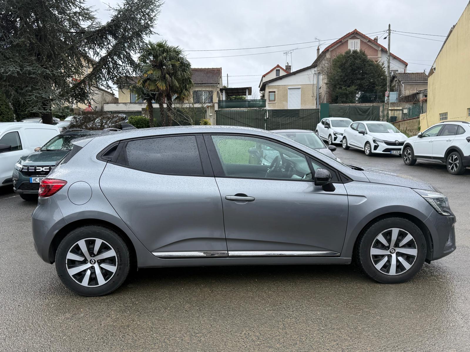 Achat RENAULT CLIO V 1.0 TCe 90CH Evolution – 5P 17/03/2023 en France pour importation en Algérie (Occasion). Spécialiste Export -3 ans, CCR, Mujahid chez DJ CAR. Réf 77f2wsvs