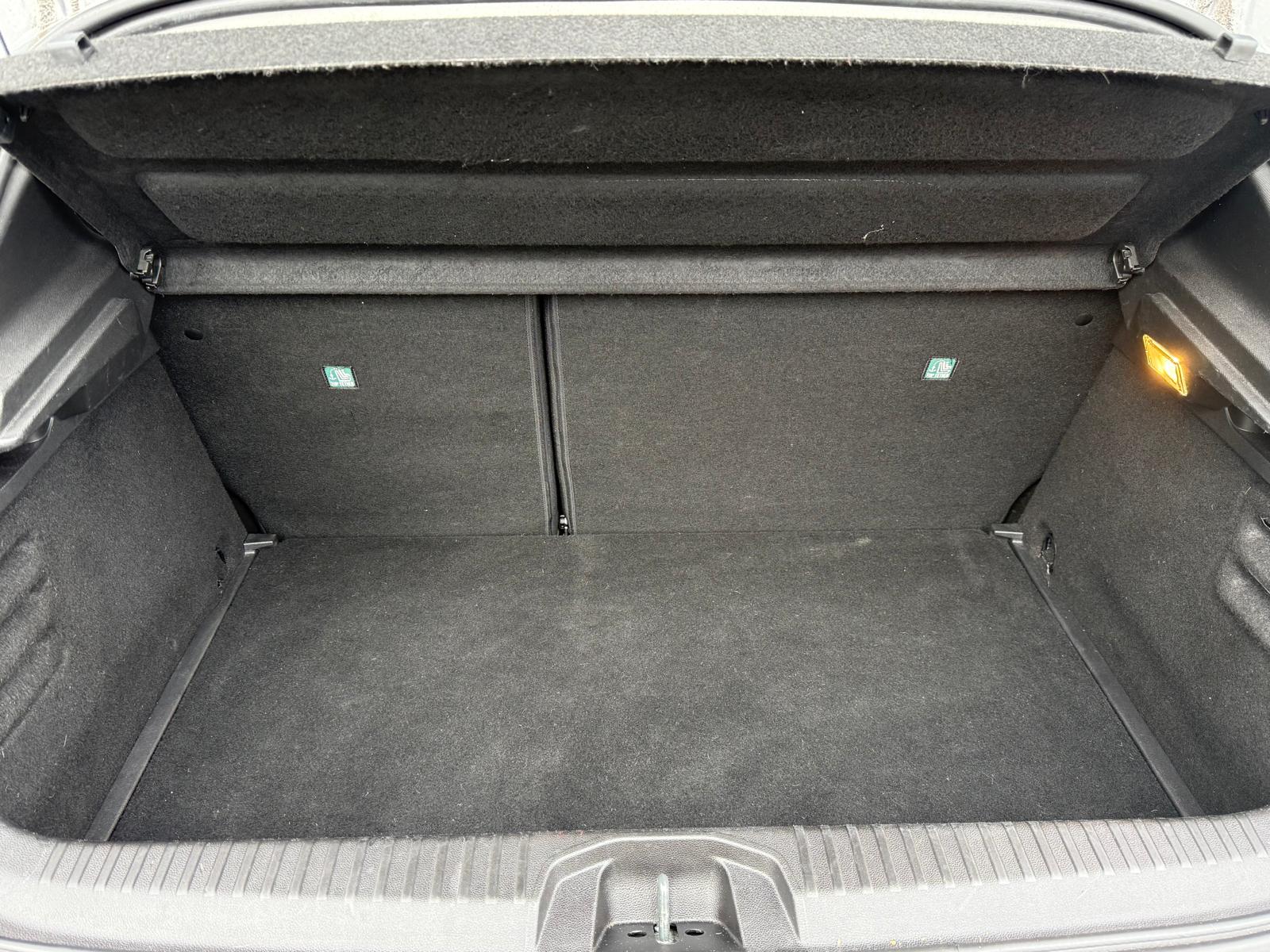 Achat RENAULT CLIO V 1.0 TCe 90CH Evolution – 5P 17/03/2023 en France pour importation en Algérie (Occasion). Spécialiste Export -3 ans, CCR, Mujahid chez DJ CAR. Réf 77f2wsvs