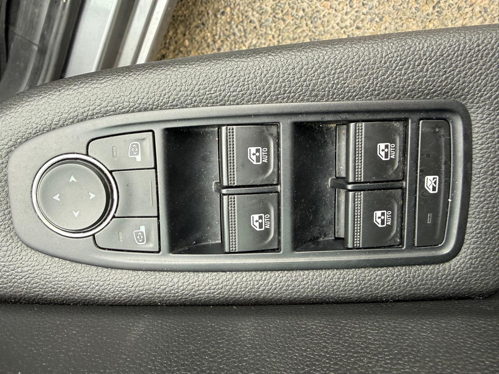 Achat RENAULT CLIO V 1.0 TCe 90CH Evolution – 5P 17/03/2023 en France pour importation en Algérie (Occasion). Spécialiste Export -3 ans, CCR, Mujahid chez DJ CAR. Réf 77f2wsvs