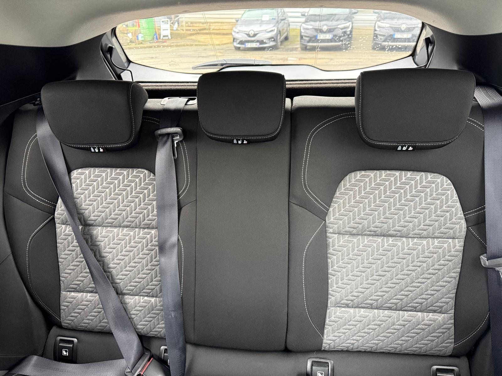 Achat RENAULT CLIO V 1.0 TCe 90CH Evolution – 5P 17/03/2023 en France pour importation en Algérie (Occasion). Spécialiste Export -3 ans, CCR, Mujahid chez DJ CAR. Réf 77f2wsvs