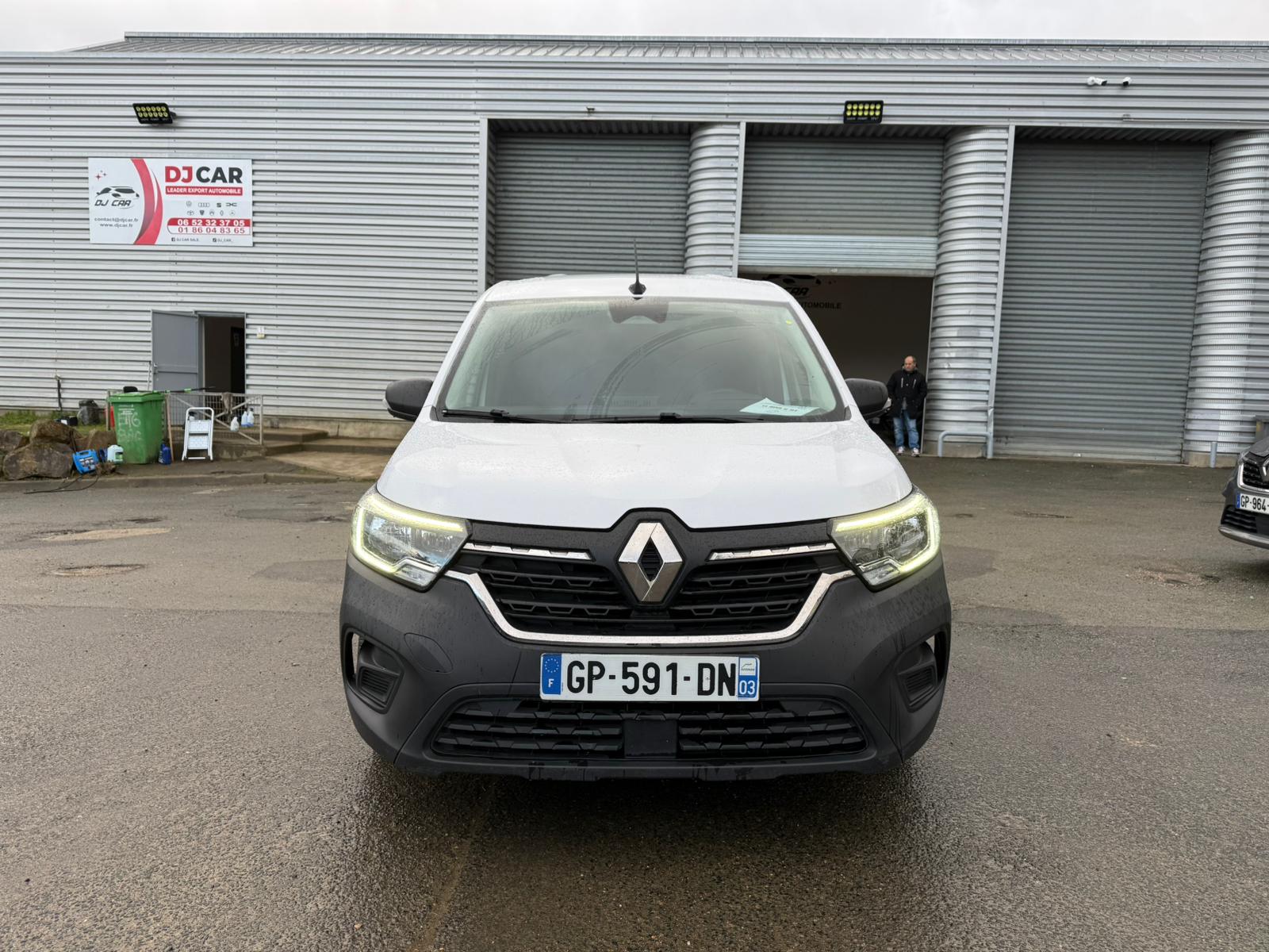Achat RENAULT KANGOO VAN 1.3 TCE 100 KANGOO VAN – GRAND CONFORT 26/05/2023 en France pour importation en Algérie (Occasion). Spécialiste Export -3 ans, CCR, Mujahid chez DJ CAR. Réf crpq22by