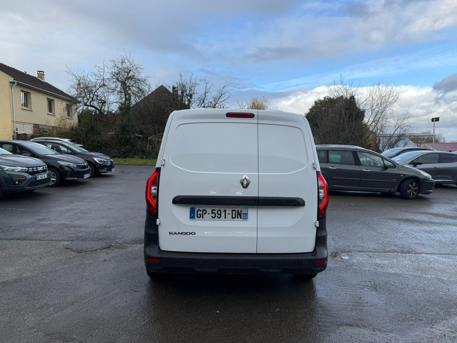 Achat RENAULT KANGOO VAN 1.3 TCE 100 KANGOO VAN – GRAND CONFORT 26/05/2023 en France pour importation en Algérie (Occasion). Spécialiste Export -3 ans, CCR, Mujahid chez DJ CAR. Réf crpq22by