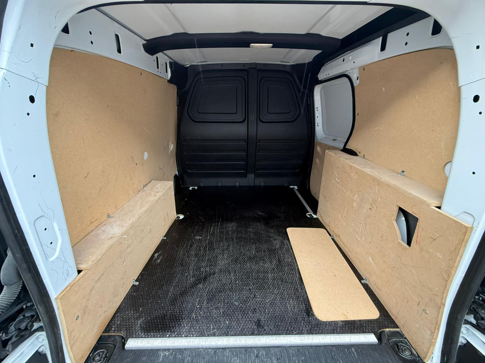 Achat RENAULT KANGOO VAN 1.3 TCE 100 KANGOO VAN – GRAND CONFORT 26/05/2023 en France pour importation en Algérie (Occasion). Spécialiste Export -3 ans, CCR, Mujahid chez DJ CAR. Réf crpq22by