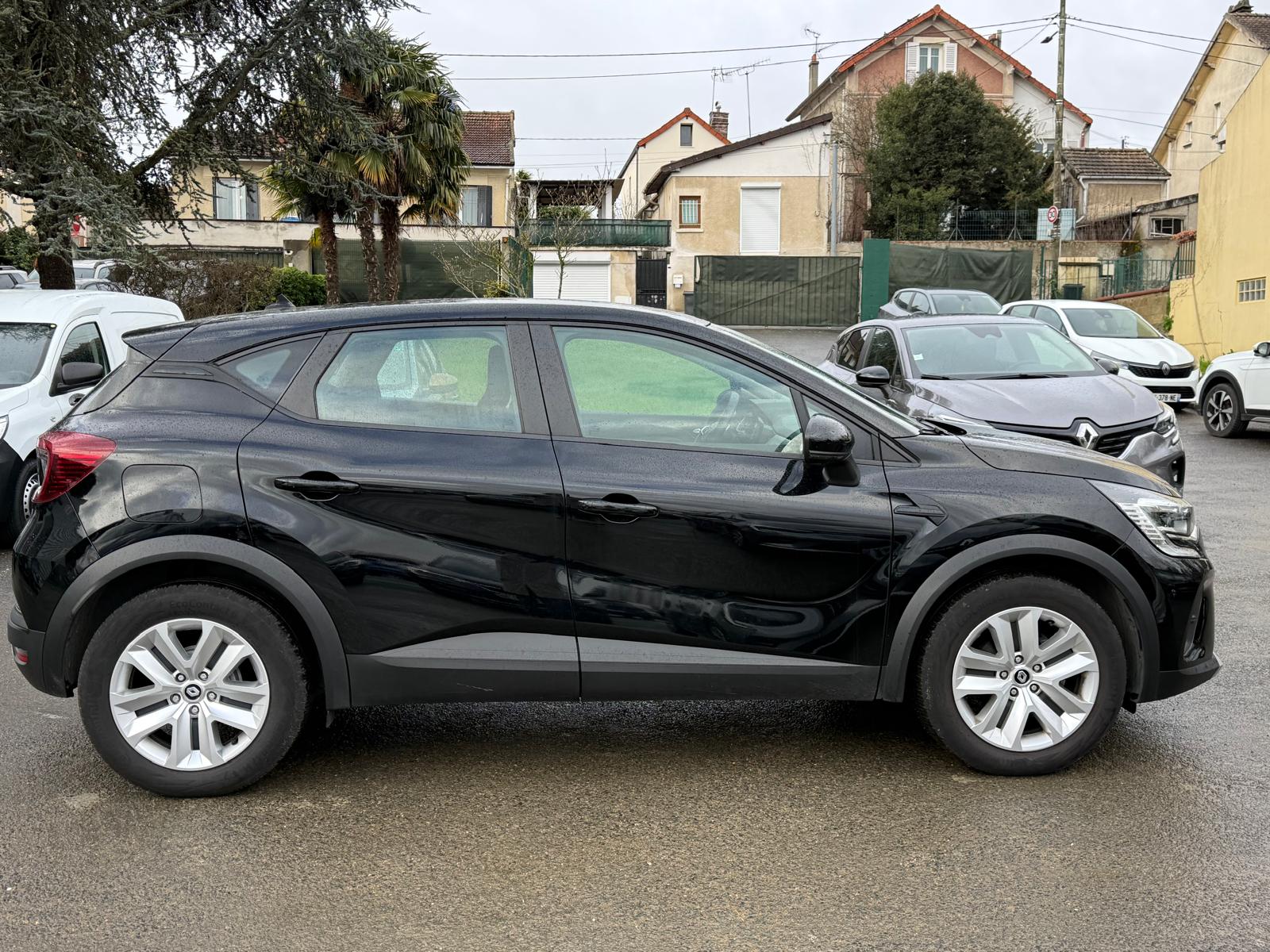 Achat RENAULT CAPTUR 1.0 TCe 90 Equilibre – 5P 15/11/2023 en France pour importation en Algérie (Occasion). Spécialiste Export -3 ans, CCR, Mujahid chez DJ CAR. Réf 94uash3sv3
