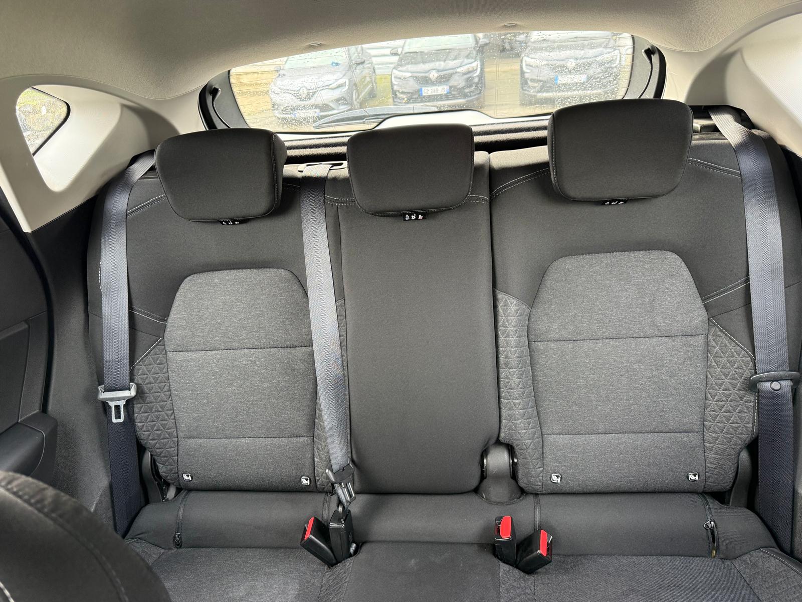 Achat RENAULT CAPTUR 1.0 TCe 90 Equilibre – 5P 15/11/2023 en France pour importation en Algérie (Occasion). Spécialiste Export -3 ans, CCR, Mujahid chez DJ CAR. Réf 94uash3sv3