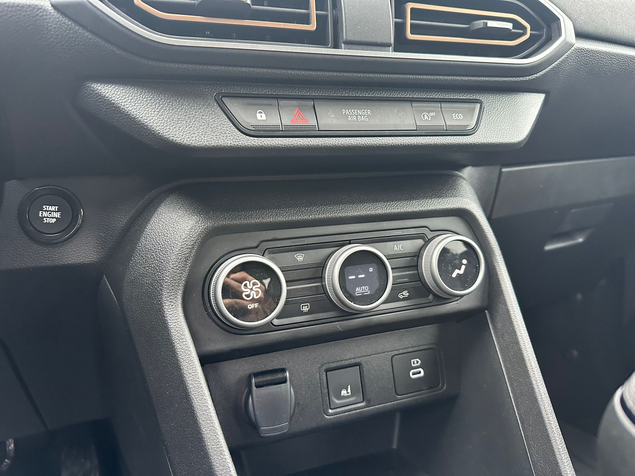 Achat DACIA SANDERO 1.0 ECO-G 100CH EXTREME – GPL 02/05/2025 en France pour importation en Algérie (Occasion). Spécialiste Export -3 ans, CCR, Mujahid chez DJ CAR. Réf 1er06bxt0