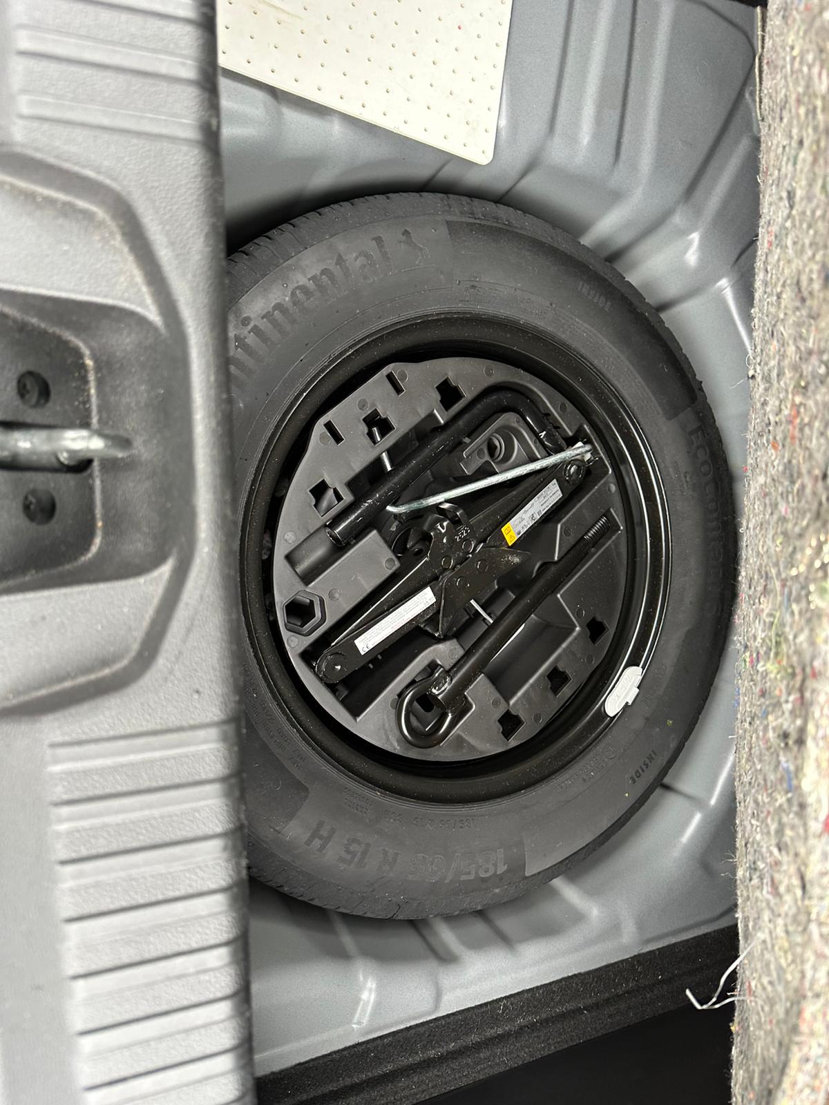 Achat RENAULT CLIO V 1.0 TCe 90 Equilibre – 5P 11/10/2023 en France pour importation en Algérie (Occasion). Spécialiste Export -3 ans, CCR, Mujahid chez DJ CAR. Réf qguut9ii1