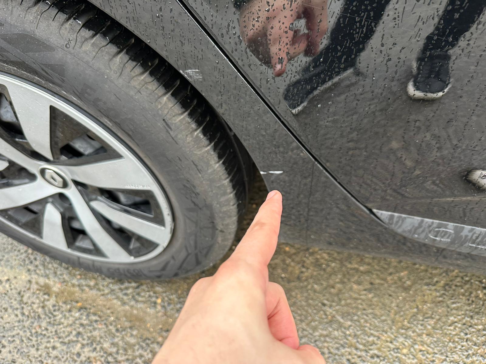 Achat RENAULT CLIO V 1.0 TCe 90 Equilibre – 5P 11/10/2023 en France pour importation en Algérie (Occasion). Spécialiste Export -3 ans, CCR, Mujahid chez DJ CAR. Réf qguut9ii1