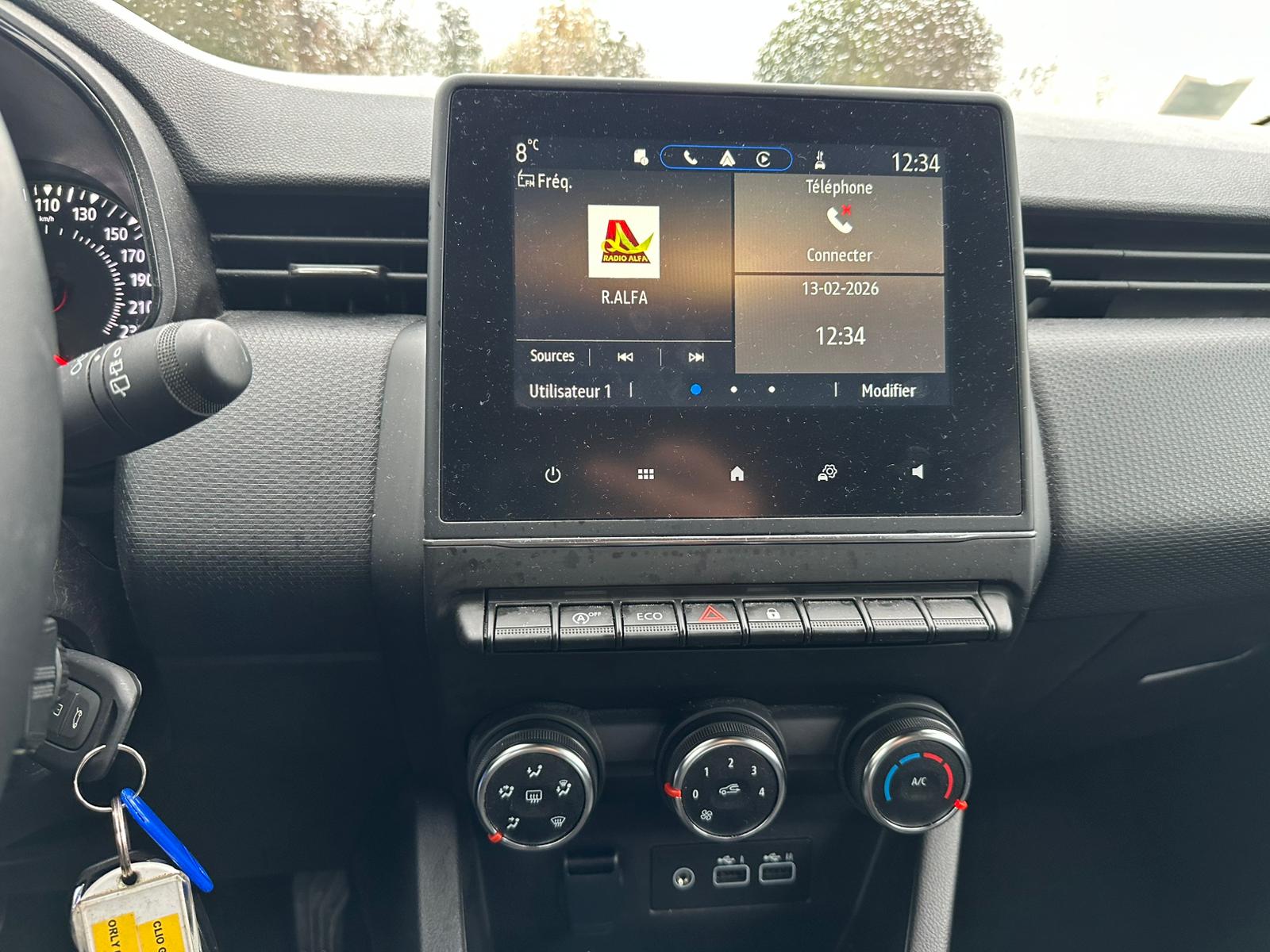 Achat RENAULT CLIO V 1.0 TCe 90 Equilibre – 5P 11/10/2023 en France pour importation en Algérie (Occasion). Spécialiste Export -3 ans, CCR, Mujahid chez DJ CAR. Réf qguut9ii1