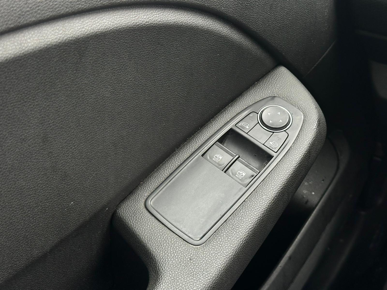 Achat RENAULT CLIO V 1.0 TCe 90 Equilibre – 5P 11/10/2023 en France pour importation en Algérie (Occasion). Spécialiste Export -3 ans, CCR, Mujahid chez DJ CAR. Réf qguut9ii1