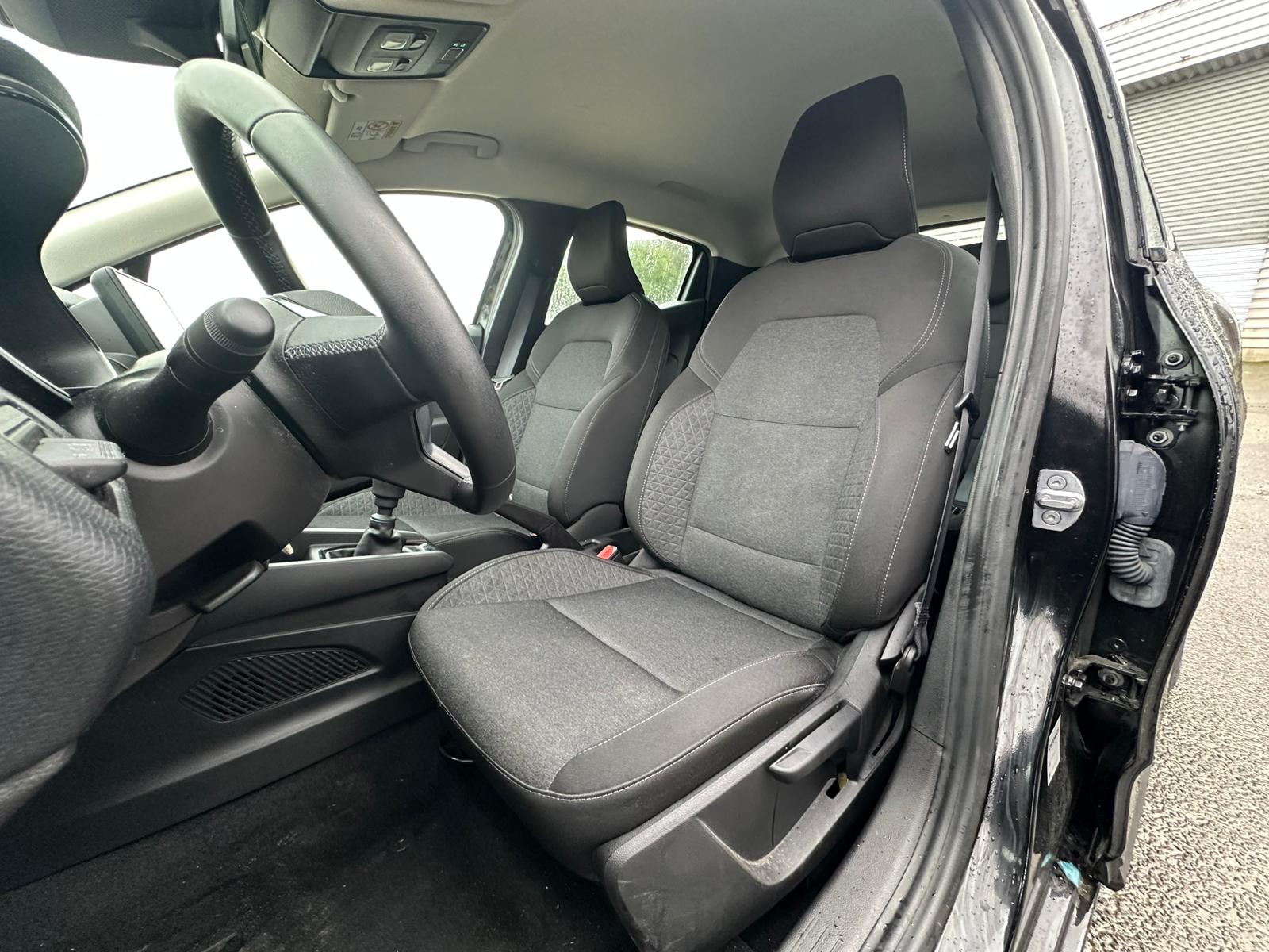 Achat RENAULT CLIO V 1.0 TCe 90 Equilibre – 5P 11/10/2023 en France pour importation en Algérie (Occasion). Spécialiste Export -3 ans, CCR, Mujahid chez DJ CAR. Réf qguut9ii1