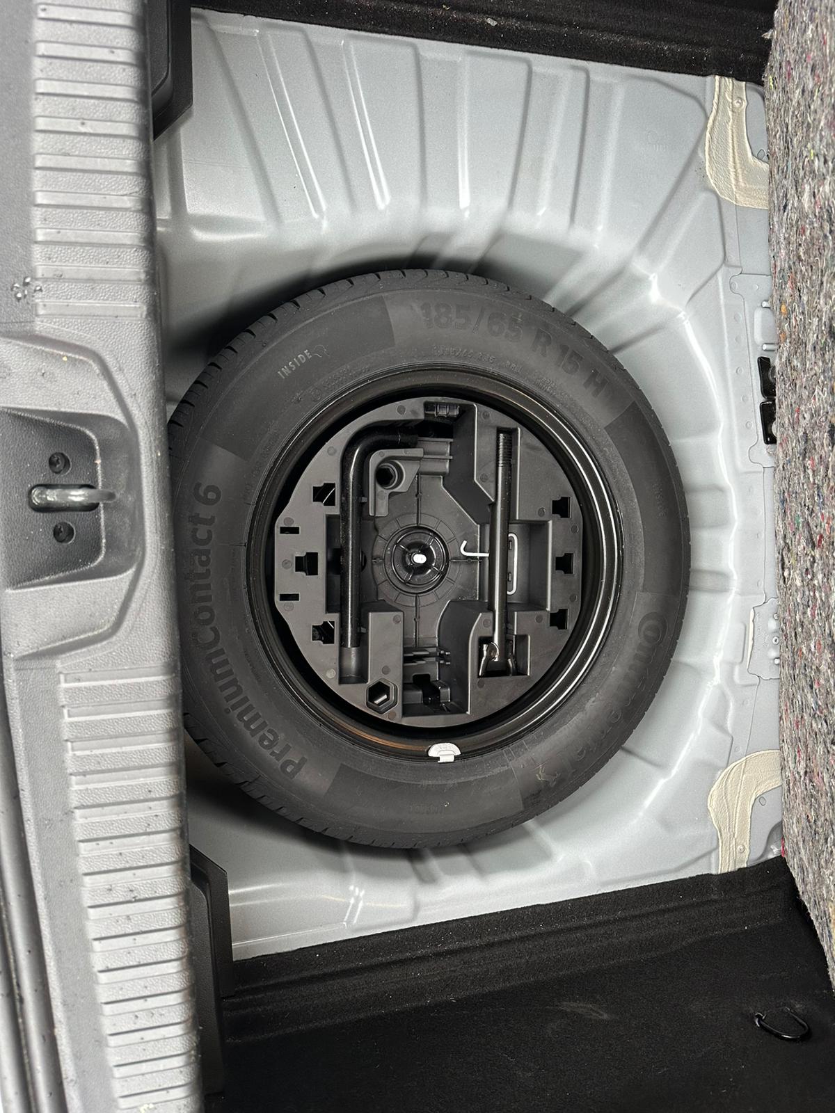 Achat RENAULT CLIO V 1.0 TCe 90CH Evolution – 5P 05/03/2024 en France pour importation en Algérie (Occasion). Spécialiste Export -3 ans, CCR, Mujahid chez DJ CAR. Réf xzbqltc