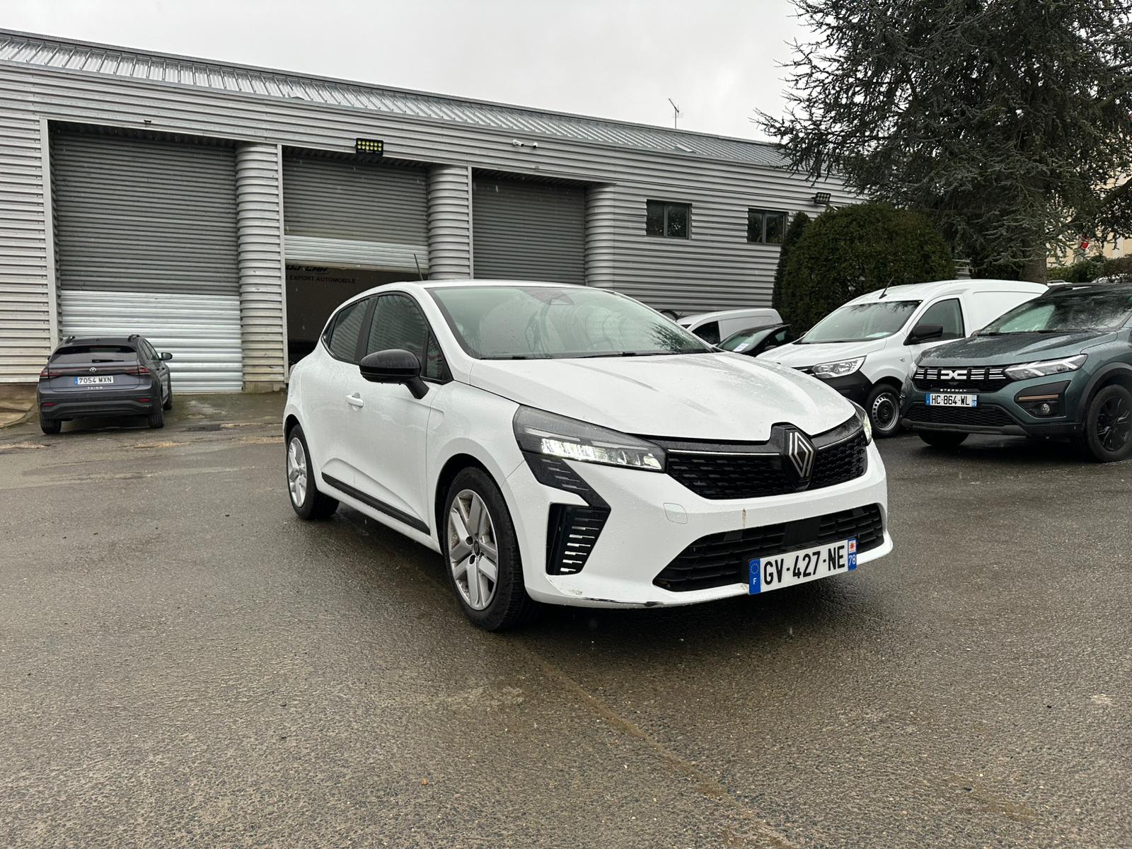 Achat RENAULT CLIO V 1.0 TCe 90CH Evolution – 5P 05/03/2024 en France pour importation en Algérie (Occasion). Spécialiste Export -3 ans, CCR, Mujahid chez DJ CAR. Réf xzbqltc