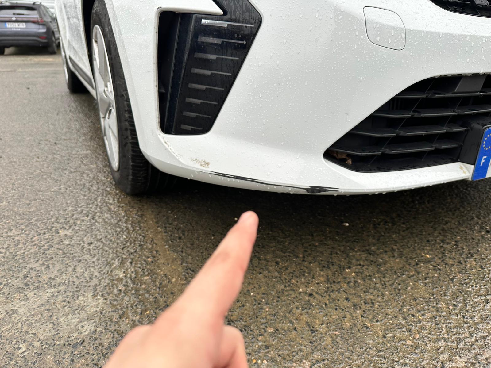 Achat RENAULT CLIO V 1.0 TCe 90CH Evolution – 5P 05/03/2024 en France pour importation en Algérie (Occasion). Spécialiste Export -3 ans, CCR, Mujahid chez DJ CAR. Réf xzbqltc