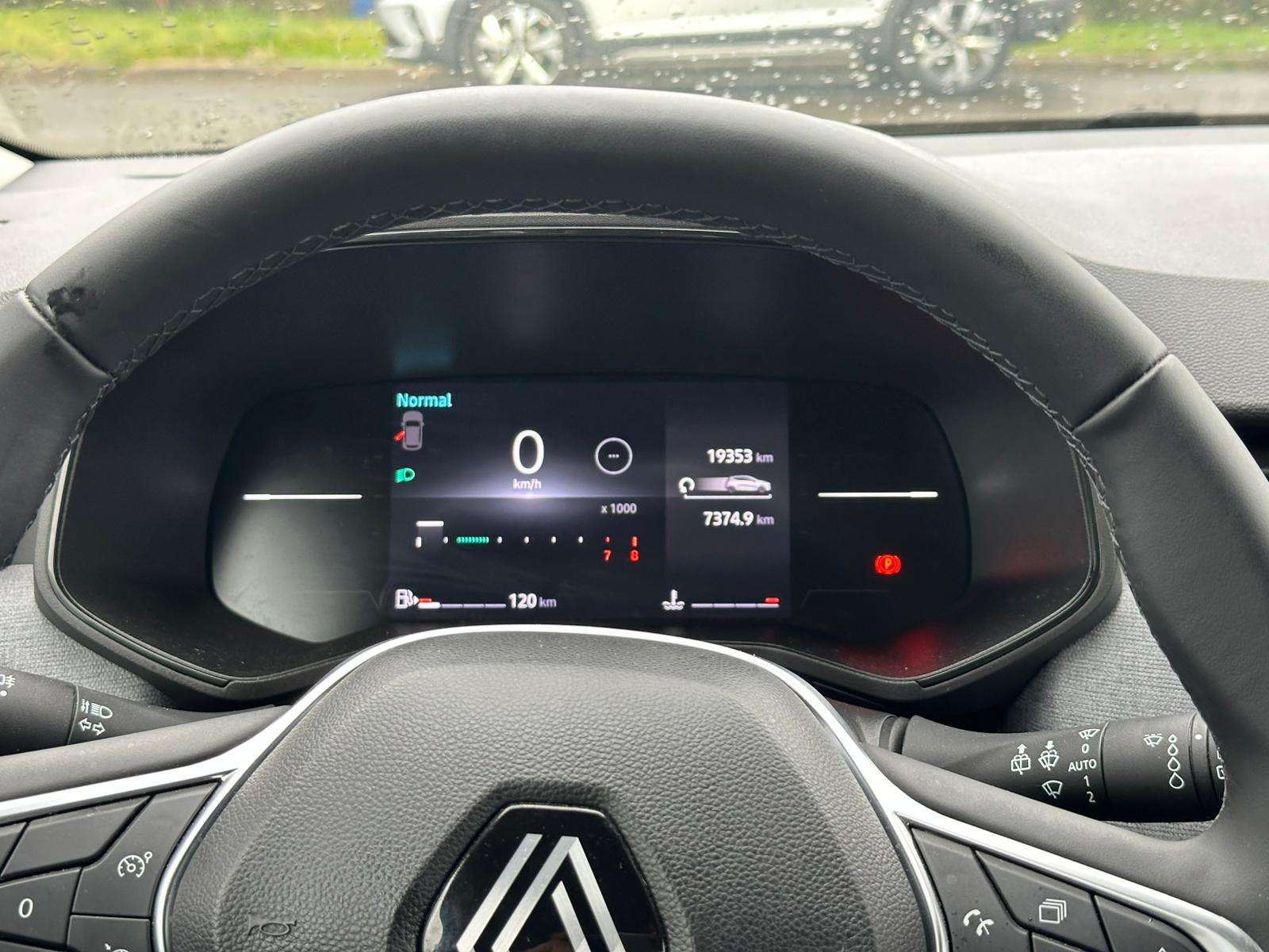 Achat RENAULT CLIO V 1.0 TCe 90CH Evolution – 5P 05/03/2024 en France pour importation en Algérie (Occasion). Spécialiste Export -3 ans, CCR, Mujahid chez DJ CAR. Réf xzbqltc