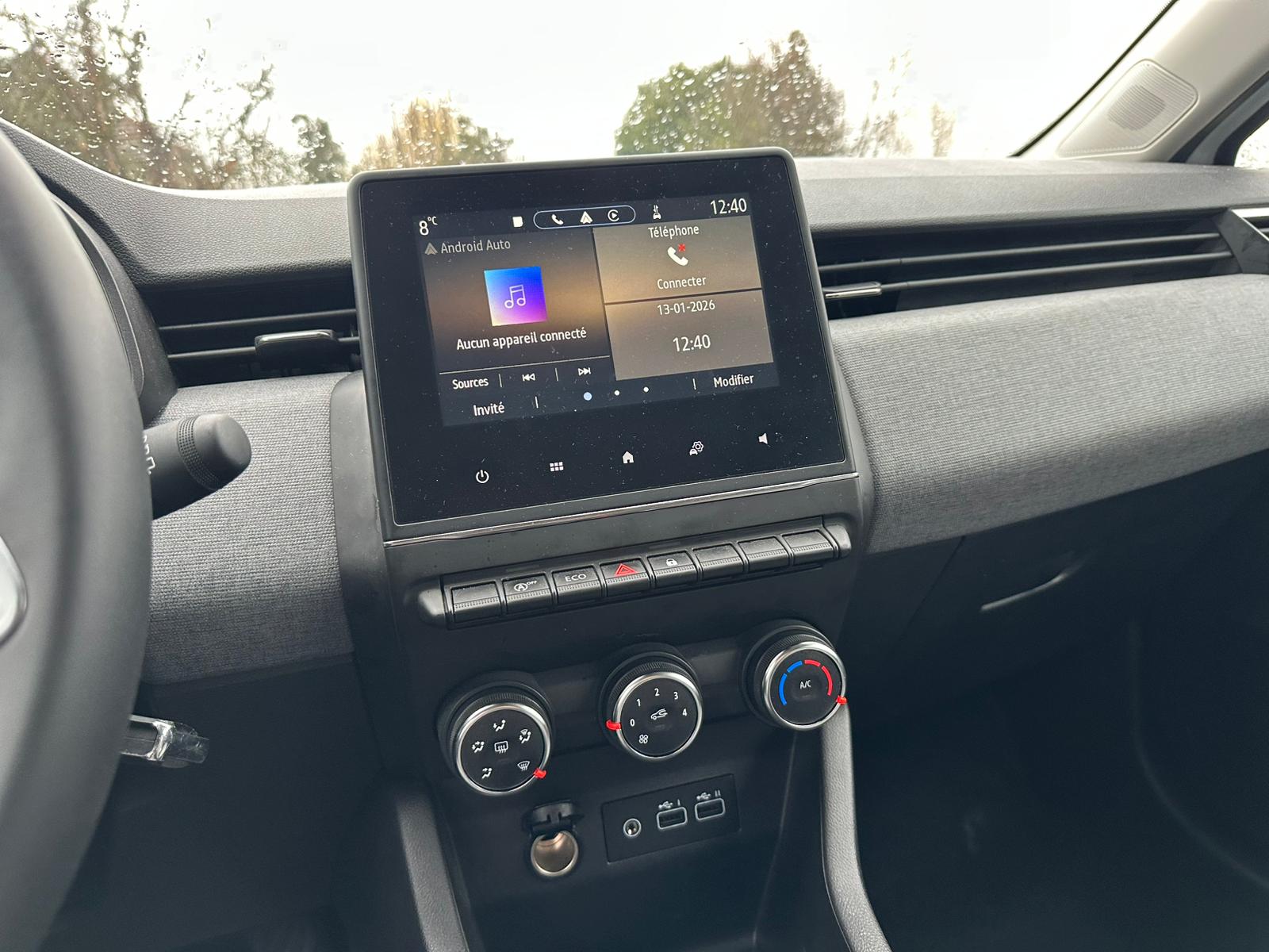 Achat RENAULT CLIO V 1.0 TCe 90CH Evolution – 5P 05/03/2024 en France pour importation en Algérie (Occasion). Spécialiste Export -3 ans, CCR, Mujahid chez DJ CAR. Réf xzbqltc