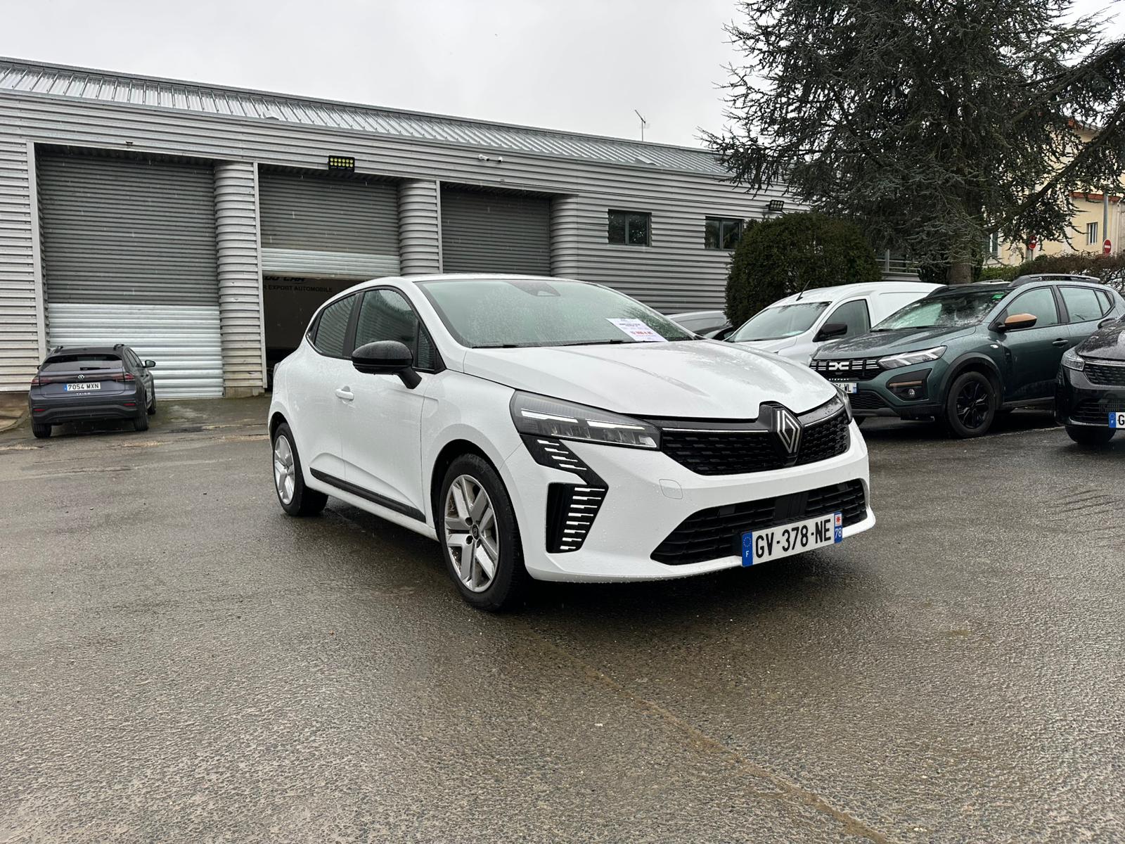 Achat RENAULT CLIO V 1.0 TCe 90 Evolution – 5P 05/03/2024 en France pour importation en Algérie (Occasion). Spécialiste Export -3 ans, CCR, Mujahid chez DJ CAR. Réf 9d2157w3