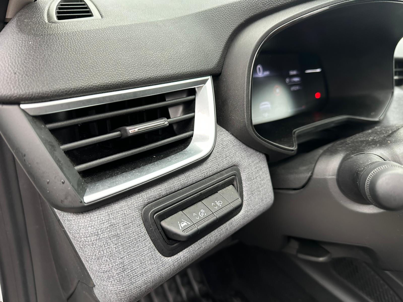 Achat RENAULT CLIO V 1.0 TCe 90 Evolution – 5P 05/03/2024 en France pour importation en Algérie (Occasion). Spécialiste Export -3 ans, CCR, Mujahid chez DJ CAR. Réf 9d2157w3