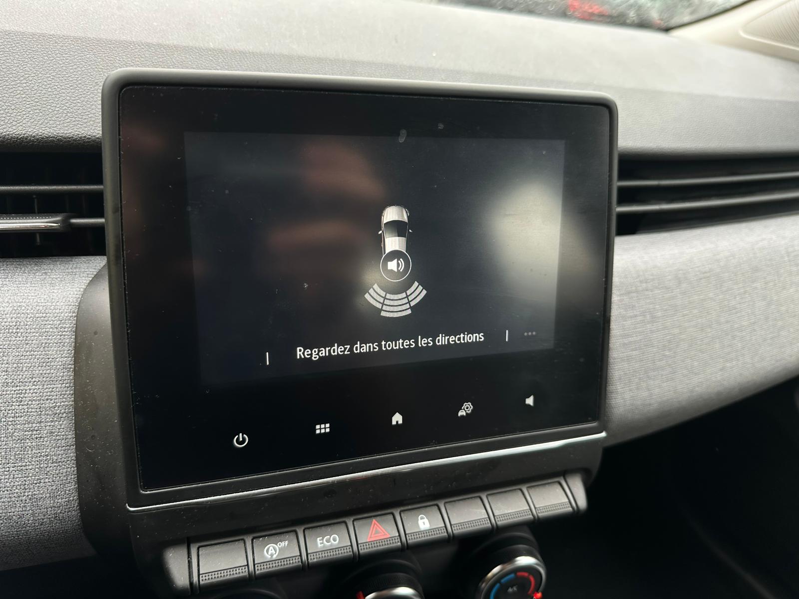 Achat RENAULT CLIO V 1.0 TCe 90 Evolution – 5P 05/03/2024 en France pour importation en Algérie (Occasion). Spécialiste Export -3 ans, CCR, Mujahid chez DJ CAR. Réf 9d2157w3