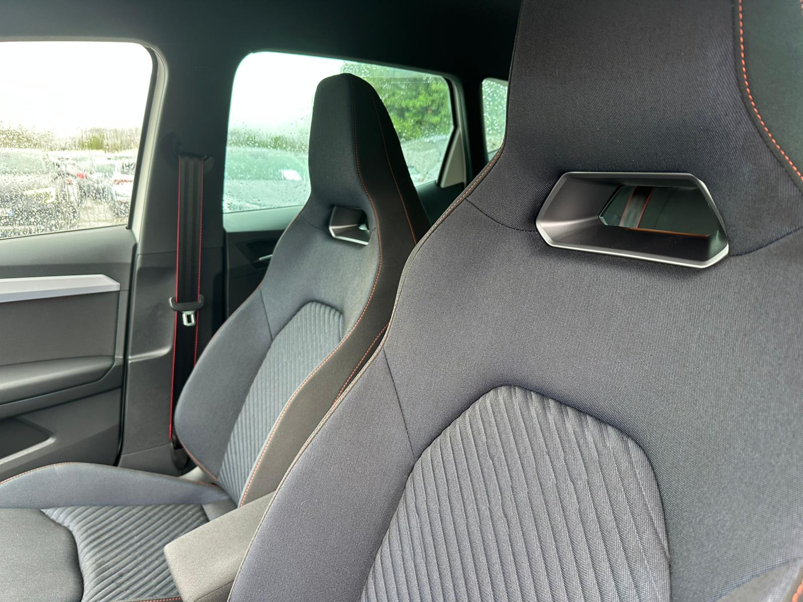 Achat SEAT ARONA PHASE 2 1,0 TSI 115CH FR EDITION SPECIALE 03/03/2025 en France pour importation en Algérie (Occasion). Spécialiste Export -3 ans, CCR, Mujahid chez DJ CAR. Réf bwh4kryw