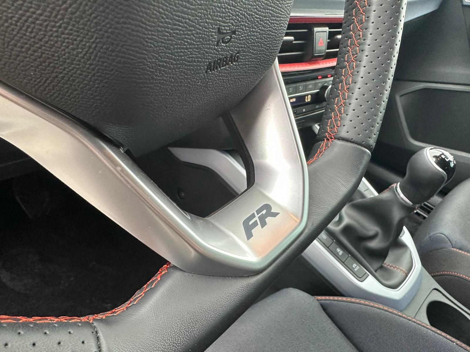 Achat SEAT ARONA PHASE 2 1,0 TSI 115CH FR EDITION SPECIALE 03/03/2025 en France pour importation en Algérie (Occasion). Spécialiste Export -3 ans, CCR, Mujahid chez DJ CAR. Réf bwh4kryw