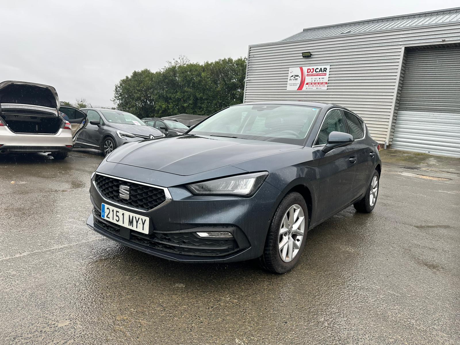 Achat SEAT LEON IV 1,5 TSI 115CV BVM STYLE 25 ANNIVERSAIRE 05/03/2025 en France pour importation en Algérie (Occasion). Spécialiste Export -3 ans, CCR, Mujahid chez DJ CAR. Réf 2bsr213