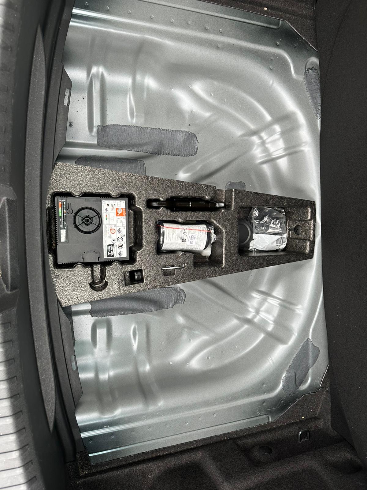 Achat SEAT LEON IV 1,5 TSI 115CV BVM STYLE 25 ANNIVERSAIRE 05/03/2025 en France pour importation en Algérie (Occasion). Spécialiste Export -3 ans, CCR, Mujahid chez DJ CAR. Réf 2bsr213