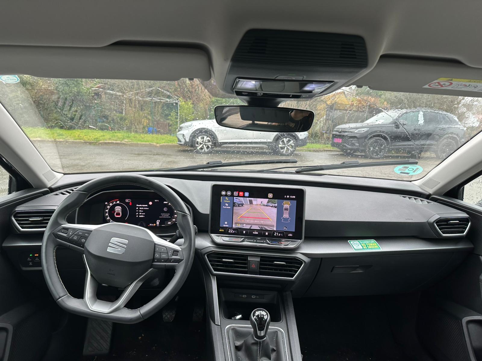 Achat SEAT LEON IV 1,5 TSI 115CV BVM STYLE 25 ANNIVERSAIRE 05/03/2025 en France pour importation en Algérie (Occasion). Spécialiste Export -3 ans, CCR, Mujahid chez DJ CAR. Réf 2bsr213