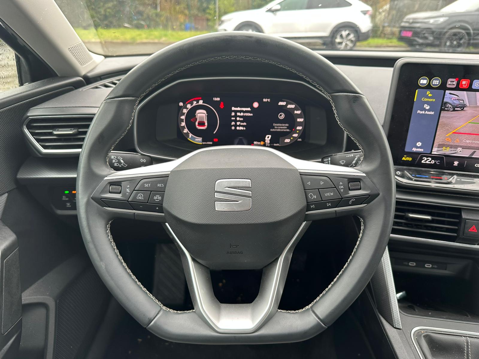 Achat SEAT LEON IV 1,5 TSI 115CV BVM STYLE 25 ANNIVERSAIRE 05/03/2025 en France pour importation en Algérie (Occasion). Spécialiste Export -3 ans, CCR, Mujahid chez DJ CAR. Réf 2bsr213