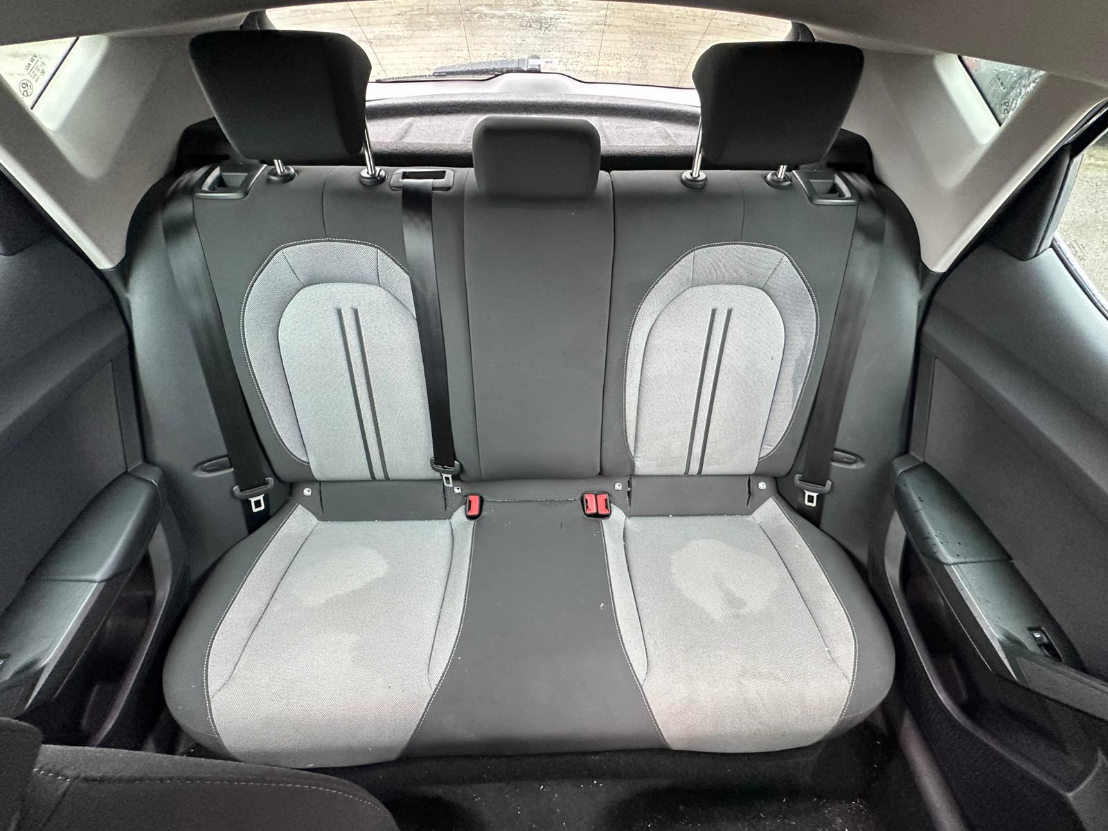 Achat SEAT LEON IV 1,5 TSI 115CV BVM STYLE 25 ANNIVERSAIRE 05/03/2025 en France pour importation en Algérie (Occasion). Spécialiste Export -3 ans, CCR, Mujahid chez DJ CAR. Réf 2bsr213