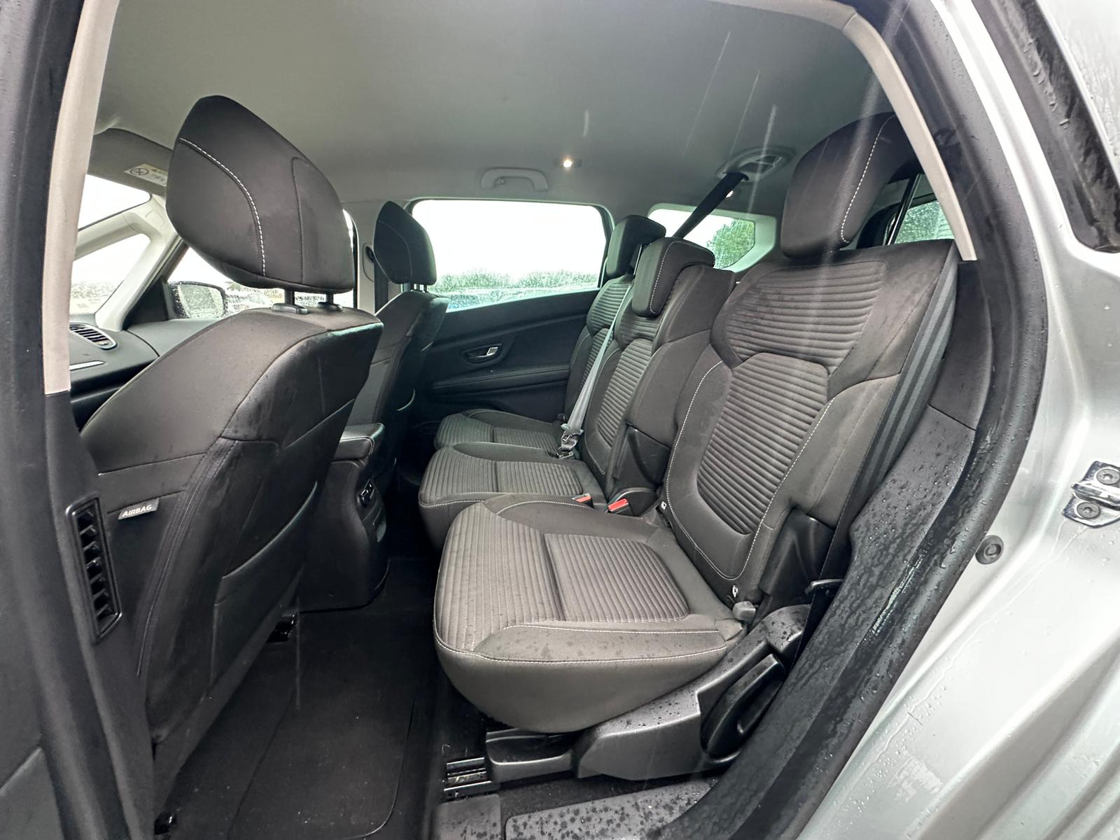 Achat RENAULT GRAND SCENIC IV 1.3 TCE 140CH EVOLUTION BVA – 7P 19/05/2023 en France pour importation en Algérie (Occasion). Spécialiste Export -3 ans, CCR, Mujahid chez DJ CAR. Réf 9nzlh91k5