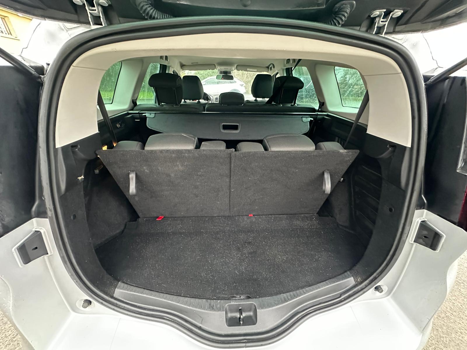 Achat RENAULT GRAND SCENIC IV 1.3 TCE 140CH EVOLUTION BVA – 7P 19/05/2023 en France pour importation en Algérie (Occasion). Spécialiste Export -3 ans, CCR, Mujahid chez DJ CAR. Réf 9nzlh91k5