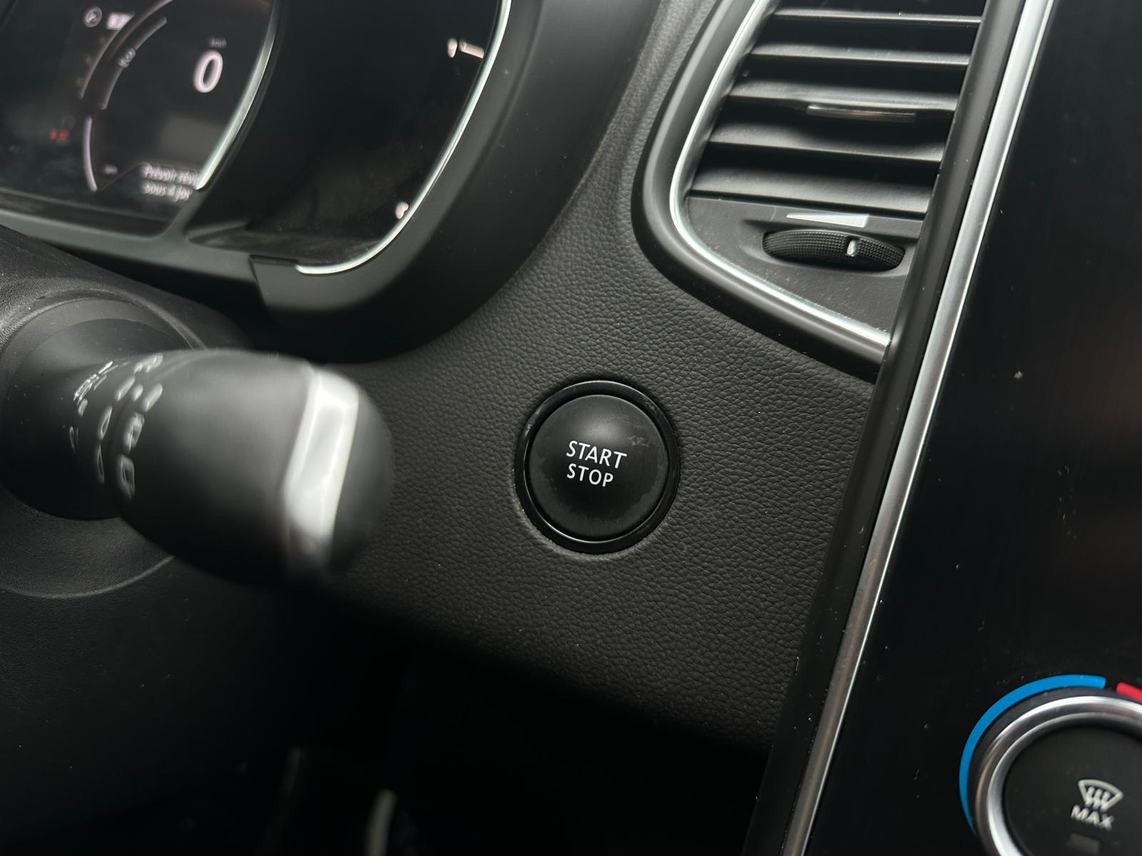 Achat RENAULT GRAND SCENIC IV 1.3 TCE 140CH EVOLUTION BVA – 7P 19/05/2023 en France pour importation en Algérie (Occasion). Spécialiste Export -3 ans, CCR, Mujahid chez DJ CAR. Réf 9nzlh91k5