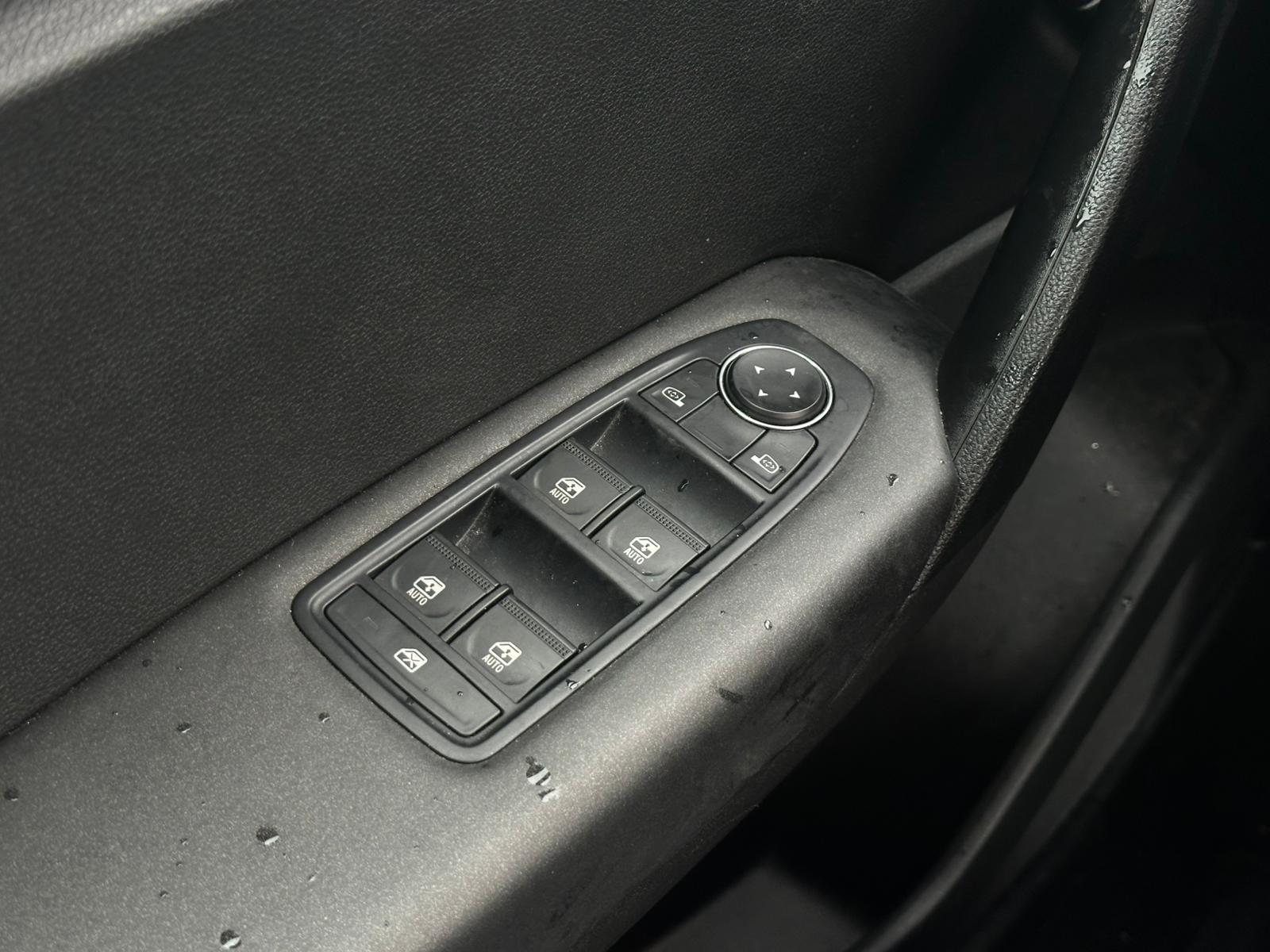 Achat RENAULT CAPTUR 1.0 TCe 90 Evolution – 5P 12/5/2023 en France pour importation en Algérie (Occasion). Spécialiste Export -3 ans, CCR, Mujahid chez DJ CAR. Réf 4hkg6niu