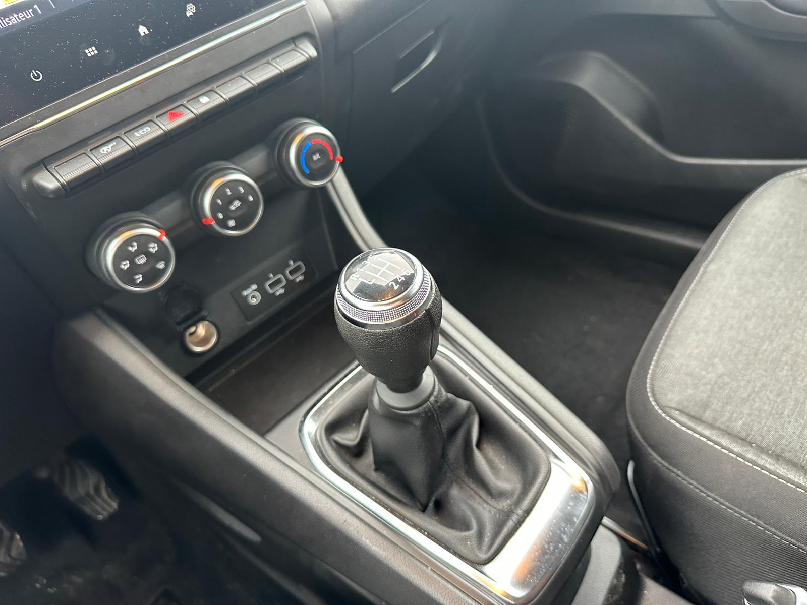 Achat RENAULT CAPTUR 1.0 TCe 90 Evolution – 5P 12/5/2023 en France pour importation en Algérie (Occasion). Spécialiste Export -3 ans, CCR, Mujahid chez DJ CAR. Réf 4hkg6niu