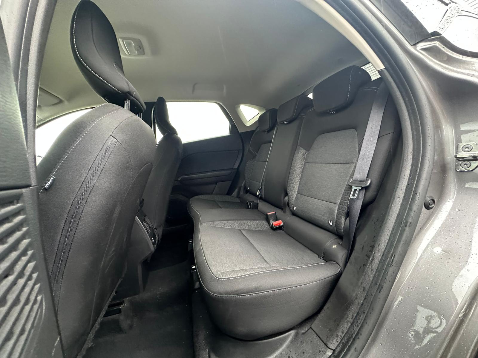 Achat RENAULT CAPTUR 1.0 TCe 90 Evolution – 5P 12/5/2023 en France pour importation en Algérie (Occasion). Spécialiste Export -3 ans, CCR, Mujahid chez DJ CAR. Réf 4hkg6niu