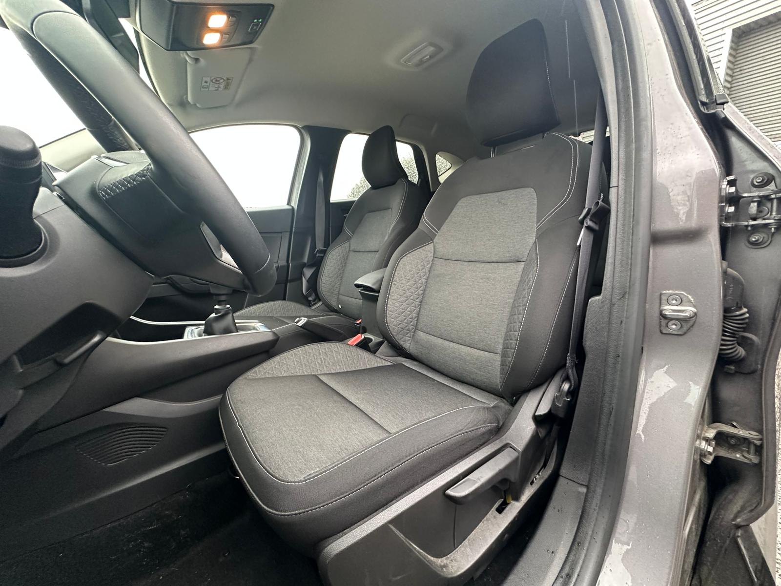 Achat RENAULT CAPTUR 1.0 TCe 90 Evolution – 5P 12/5/2023 en France pour importation en Algérie (Occasion). Spécialiste Export -3 ans, CCR, Mujahid chez DJ CAR. Réf 4hkg6niu