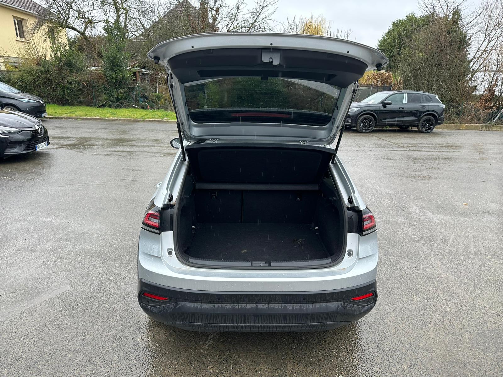 Achat VOLKSWAGEN TAIGO 1.0 TSI 115 Ch LIFE DSG7 20/12/2024 en France pour importation en Algérie (Occasion). Spécialiste Export -3 ans, CCR, Mujahid chez DJ CAR. Réf anwx0iz4