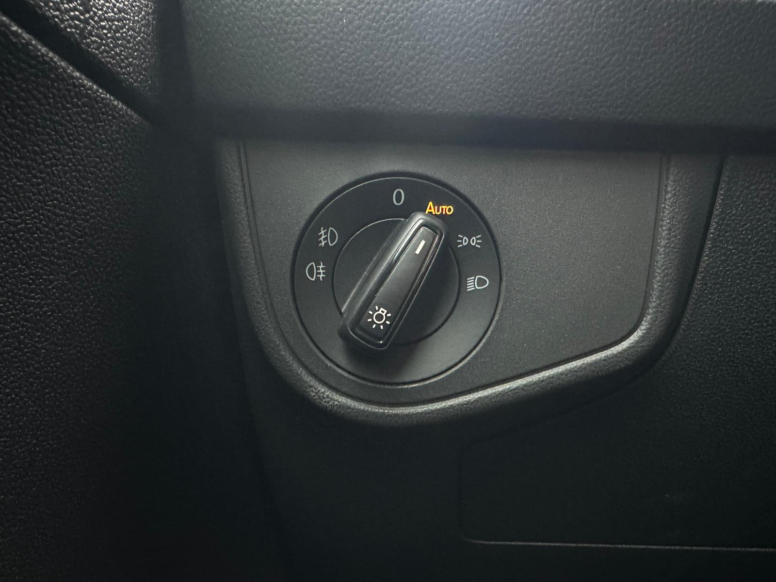 Achat VOLKSWAGEN TAIGO 1.0 TSI 115 Ch LIFE DSG7 20/12/2024 en France pour importation en Algérie (Occasion). Spécialiste Export -3 ans, CCR, Mujahid chez DJ CAR. Réf anwx0iz4