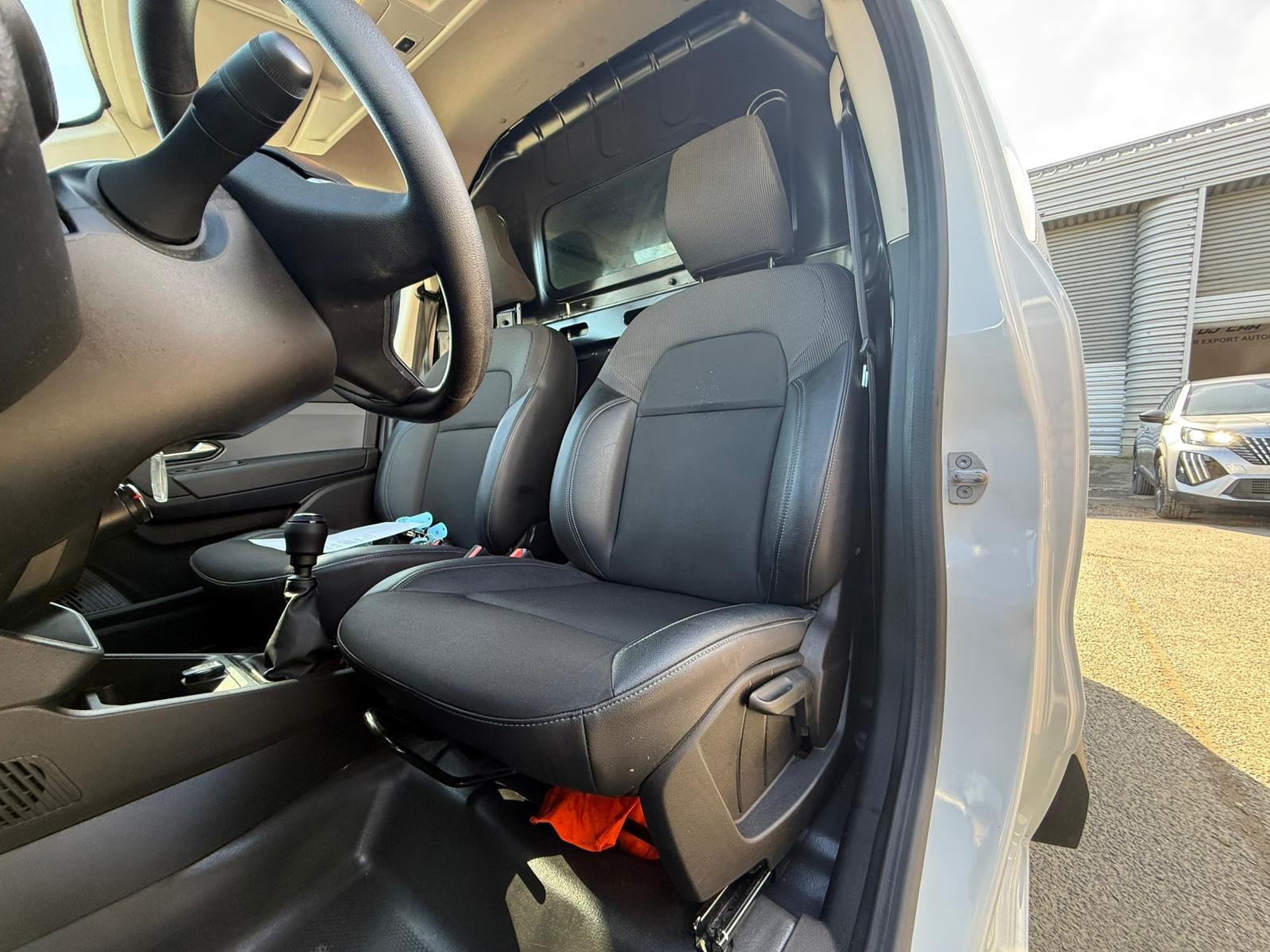 RENAULT EXPRESS VAN 1.3 TCE 100 EXPRESS VAN – 22 CONFORT