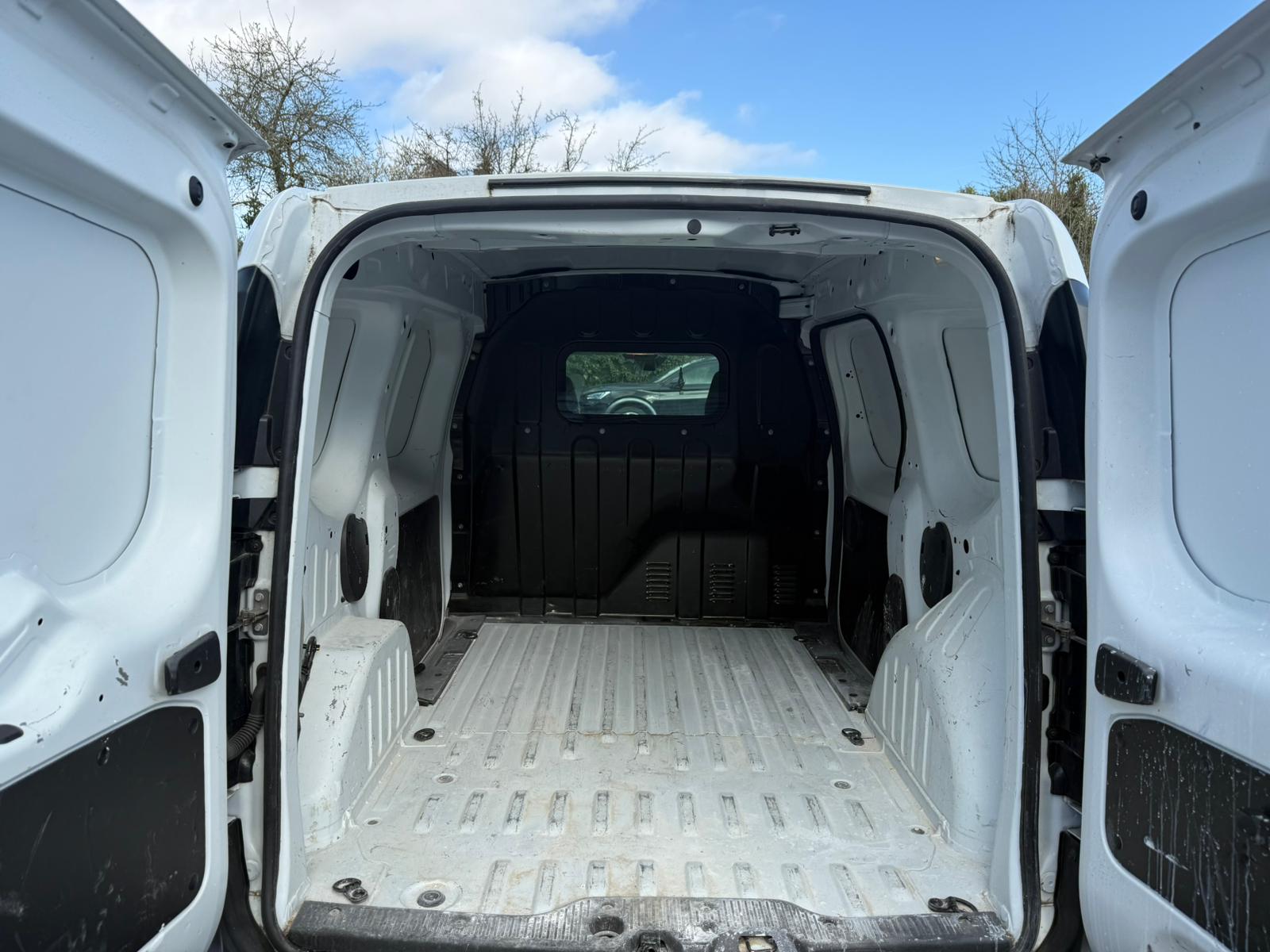 RENAULT EXPRESS VAN 1.3 TCE 100 EXPRESS VAN – 22 CONFORT