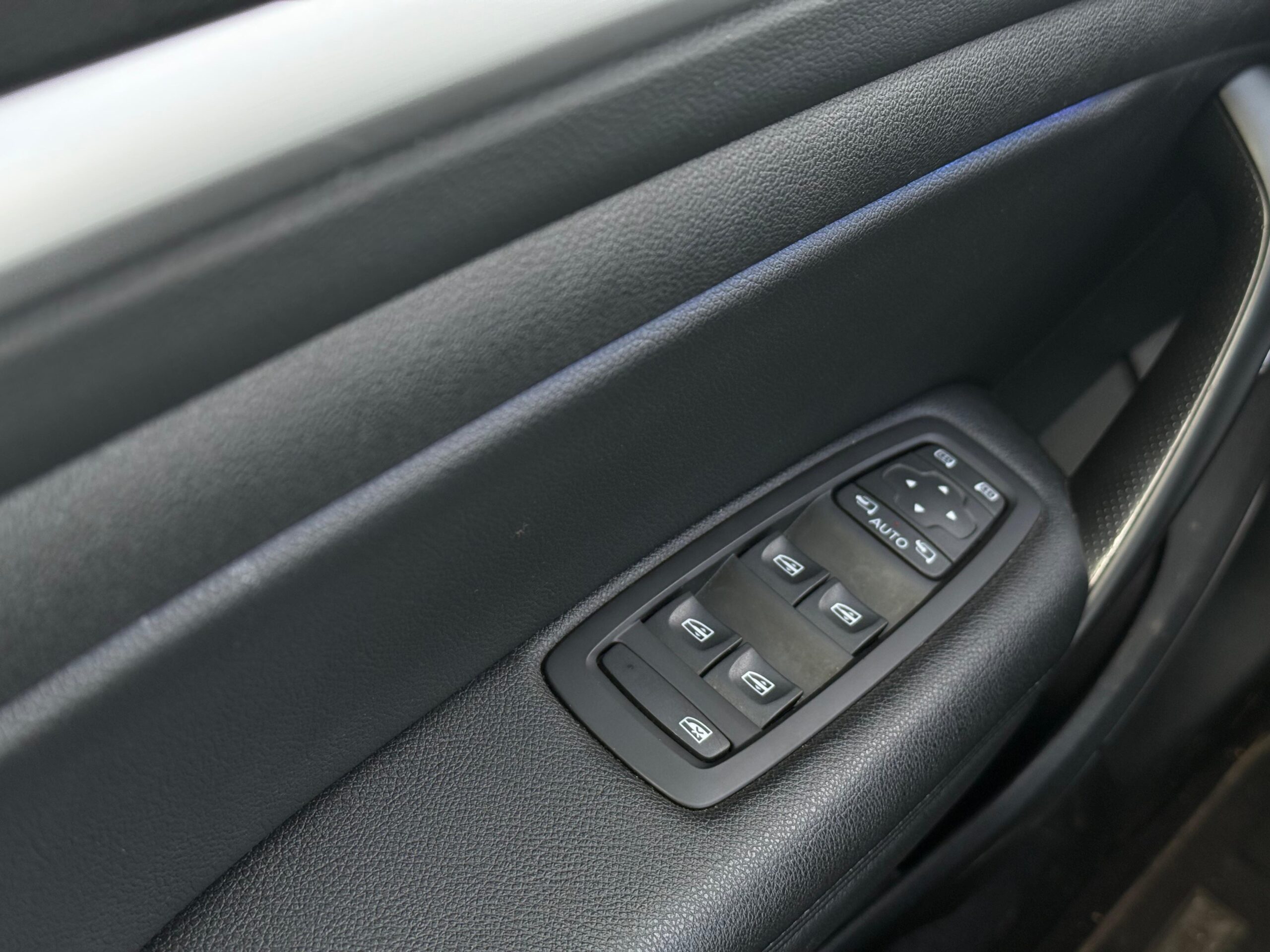 RENAULT MEGANE IV 1.3 TCe 140 EDC Techno – 5P