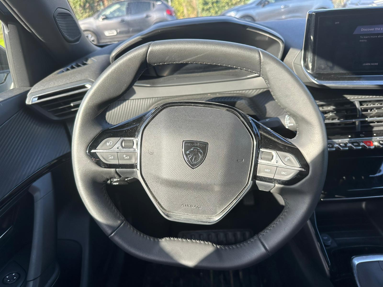 Achat PEUGEOT 2008 1.2 PureTech 100ch S&S BVM6 Allure – 5P 01/04/2025 en France pour importation en Algérie (Occasion). Spécialiste Export -3 ans, CCR, Mujahid chez DJ CAR. Réf 7tgrv4zh