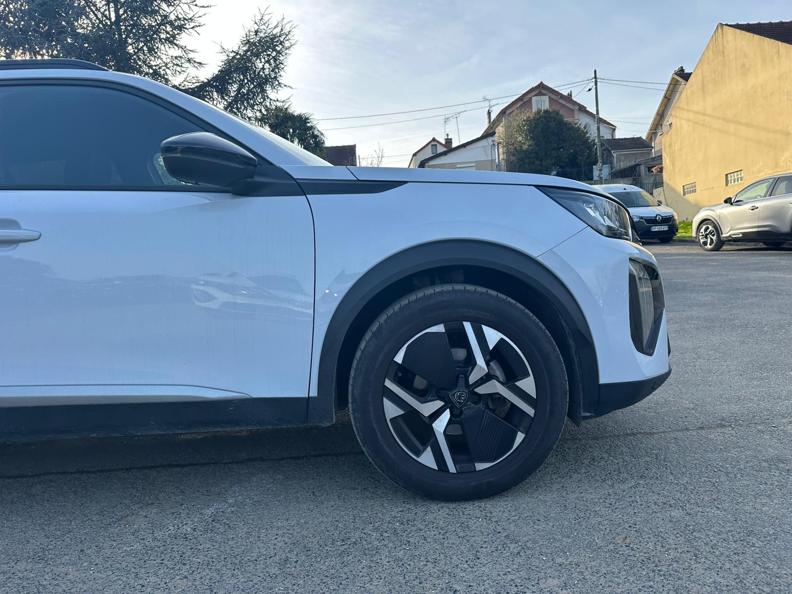 Achat PEUGEOT 2008 1.2 PureTech 100ch S&S BVM6 Allure – 5P 07/03/2025 en France pour importation en Algérie (Occasion). Spécialiste Export -3 ans, CCR, Mujahid chez DJ CAR. Réf qcs0s9t