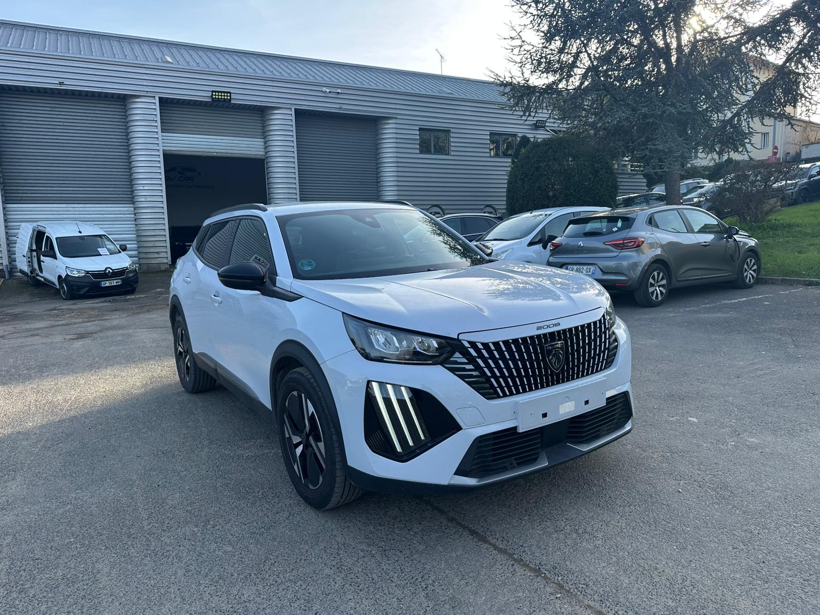 Achat PEUGEOT 2008 1.2 PureTech 100ch S&S BVM6 Allure – 5P 07/03/2025 en France pour importation en Algérie (Occasion). Spécialiste Export -3 ans, CCR, Mujahid chez DJ CAR. Réf qcs0s9t