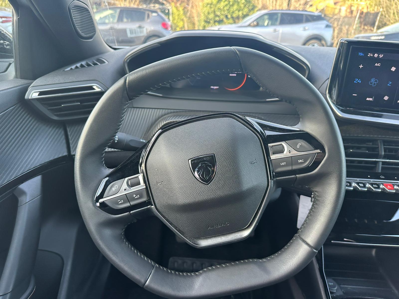 Achat PEUGEOT 2008 1.2 PureTech 100ch S&S BVM6 Allure – 5P 07/03/2025 en France pour importation en Algérie (Occasion). Spécialiste Export -3 ans, CCR, Mujahid chez DJ CAR. Réf qcs0s9t