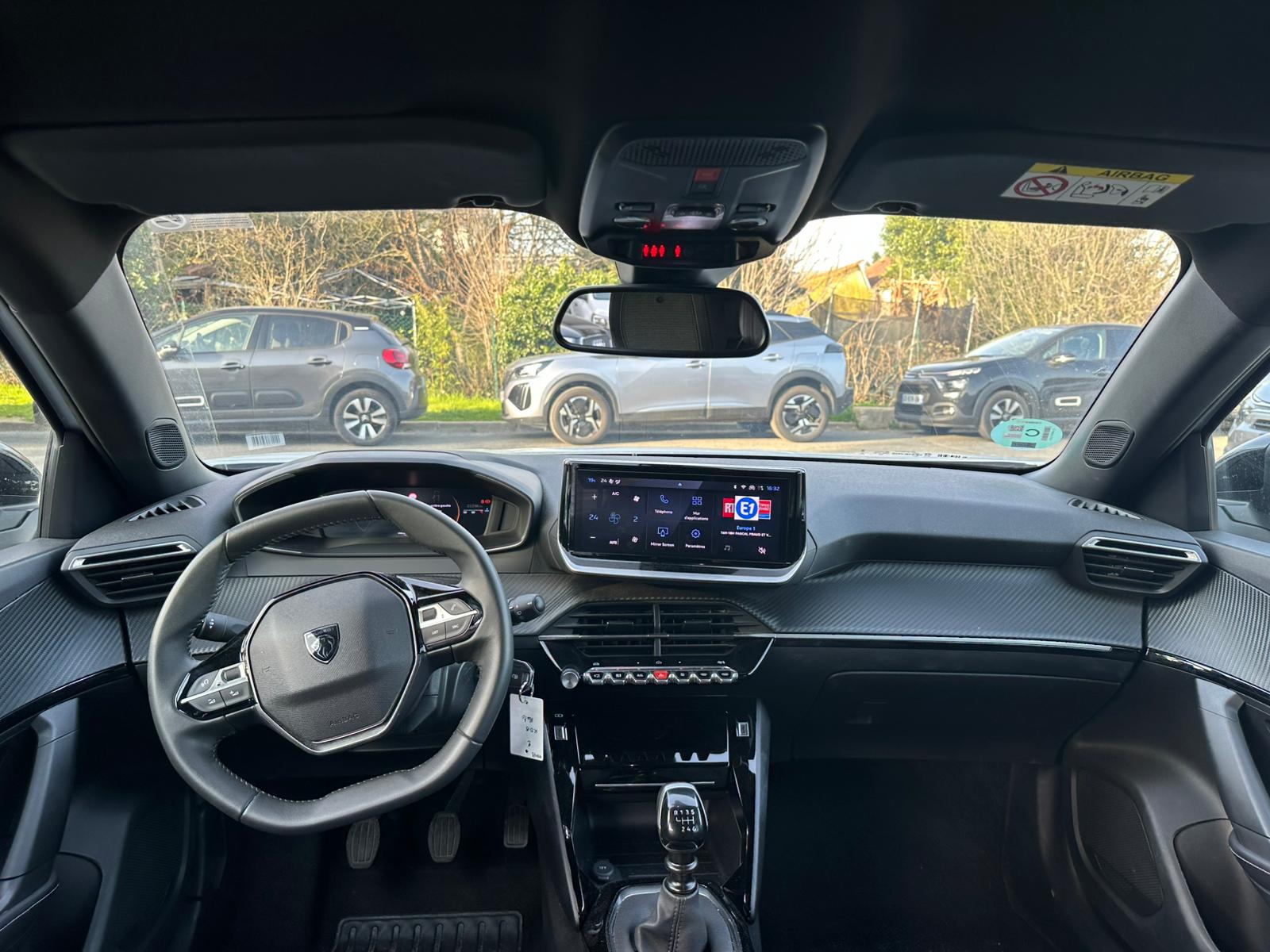 Achat PEUGEOT 2008 1.2 PureTech 100ch S&S BVM6 Allure – 5P 07/03/2025 en France pour importation en Algérie (Occasion). Spécialiste Export -3 ans, CCR, Mujahid chez DJ CAR. Réf qcs0s9t