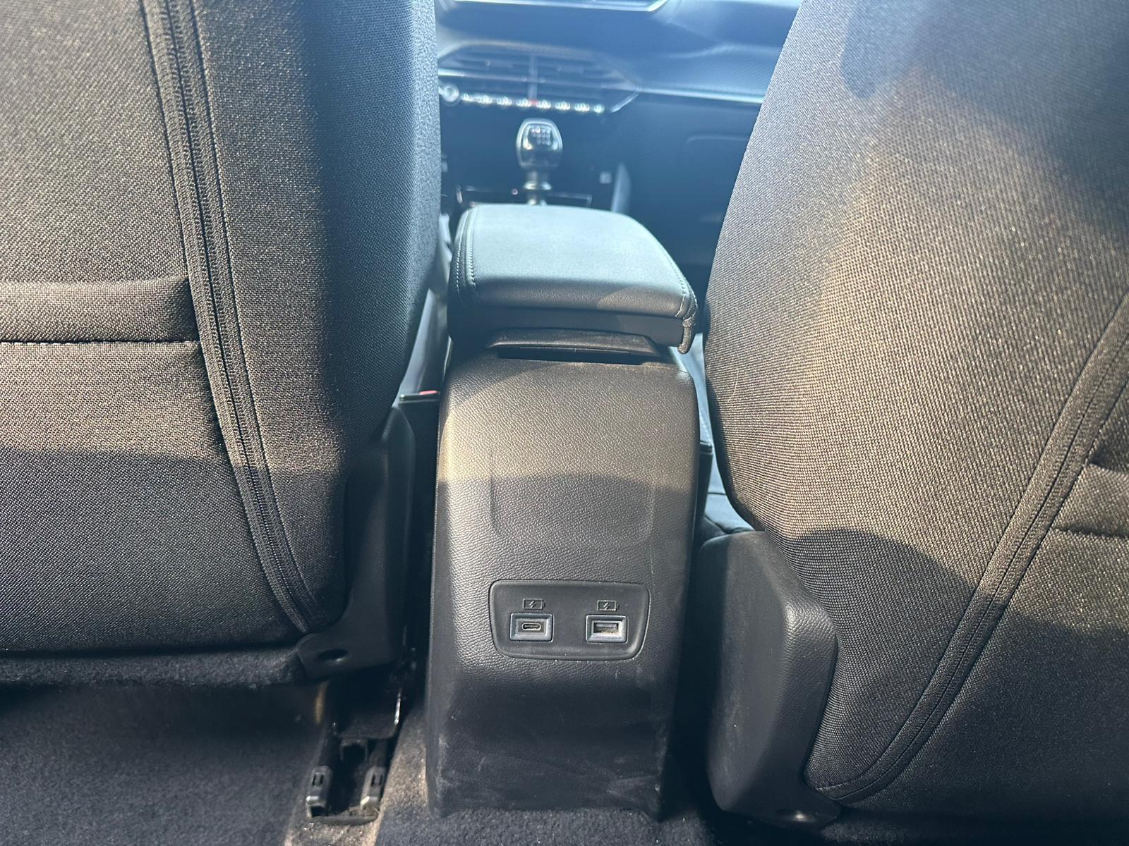 Achat PEUGEOT 2008 1.2 PureTech 100ch S&S BVM6 Allure – 5P 07/03/2025 en France pour importation en Algérie (Occasion). Spécialiste Export -3 ans, CCR, Mujahid chez DJ CAR. Réf qcs0s9t