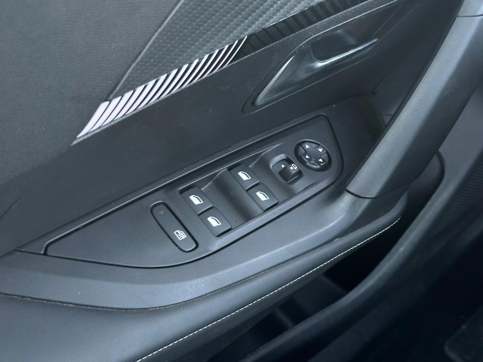 Achat PEUGEOT 2008 1.2 PureTech 100ch S&S BVM6 Allure – 5P 07/03/2025 en France pour importation en Algérie (Occasion). Spécialiste Export -3 ans, CCR, Mujahid chez DJ CAR. Réf qcs0s9t