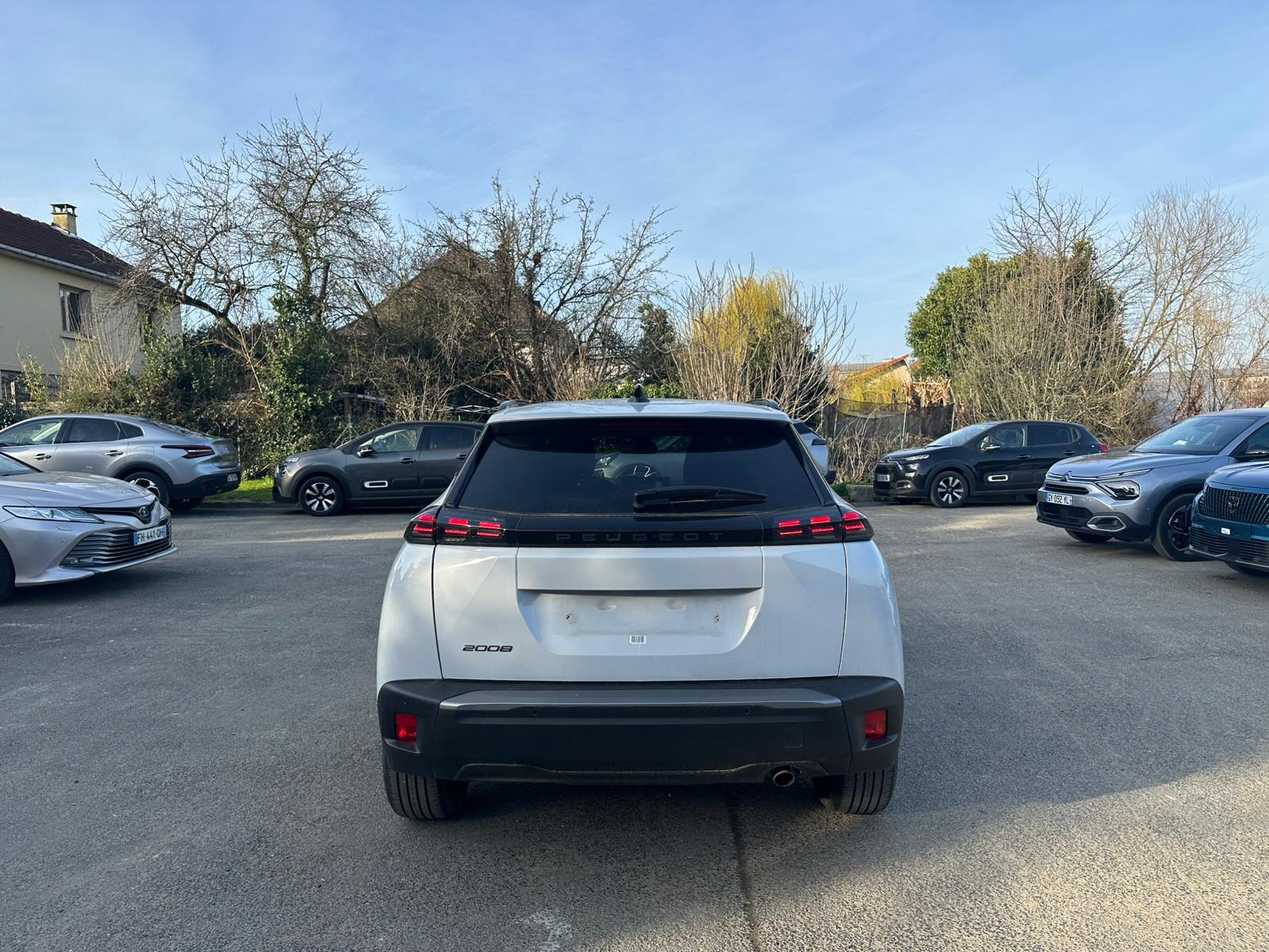 Achat PEUGEOT 2008 1.2 PureTech 100ch S&S BVM6 Allure – 5P 07/03/2025 en France pour importation en Algérie (Occasion). Spécialiste Export -3 ans, CCR, Mujahid chez DJ CAR. Réf qcs0s9t